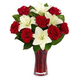  Флорист в Белек Розы и лилии в вазе